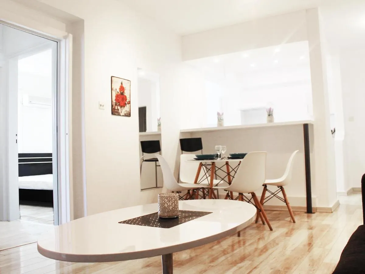 Sunrise Seaview Apartment Larnaca